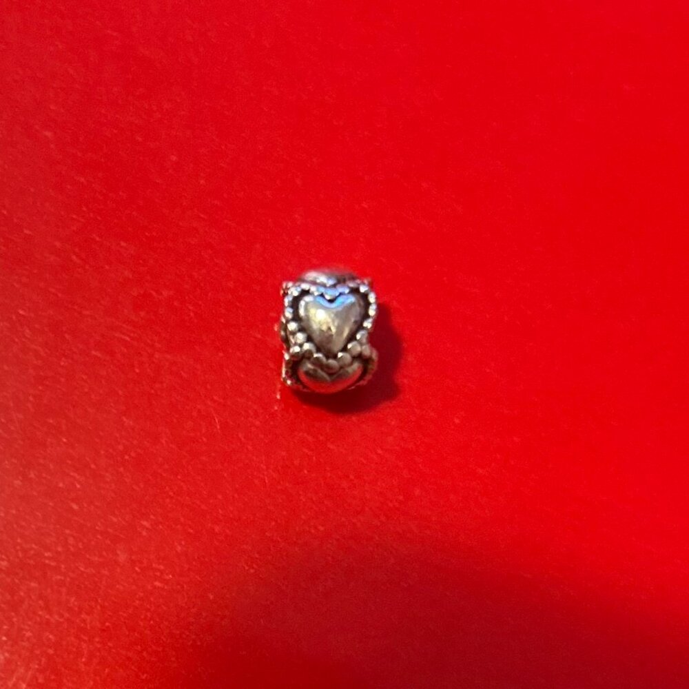 COPY - PANDORA: Silver heart charm bead